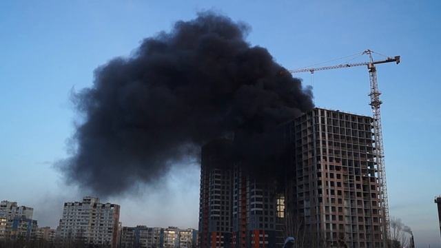 пожар на ЖК "Бережанский" ул. Автозаводская (16.12.2019) смотреть онлайн