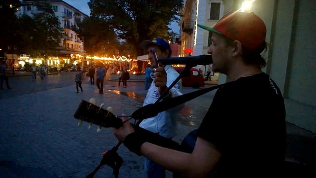 Одесса, июнь 2016, уличные музыканты, гитарист Страдивари. профи смотреть онлайн