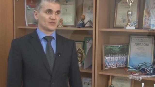 На футбольное поле вновь выделены деньги смотреть онлайн