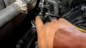 Установка регулятор давления топлива на M113 Kompressor.