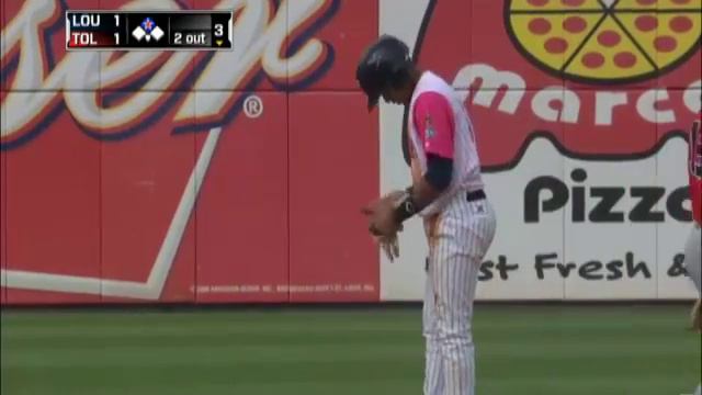 Toledo's Machado ropes RBI double смотреть онлайн