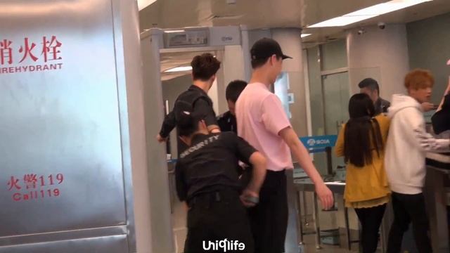 160409-10 PEK Airport - UNIQ смотреть онлайн