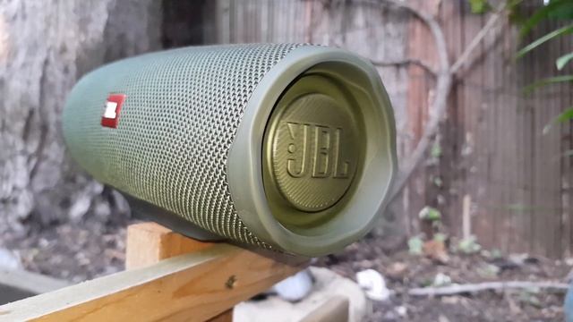JBL Charge 4 LOW Bass Test [2019] смотреть онлайн
