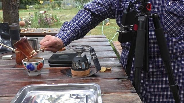 Готовлю кофе в турке ZH, на улице, в последние дни золотой осени. Собираю идеальный комплект. смотреть онлайн