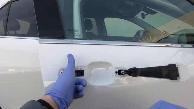 HOW TO REMOVE DOOR HANDLE FRONT ON 18-22 Chevy EQUINOX REPLACE 2018 2019 2020 2021 2022 смотреть онлайн