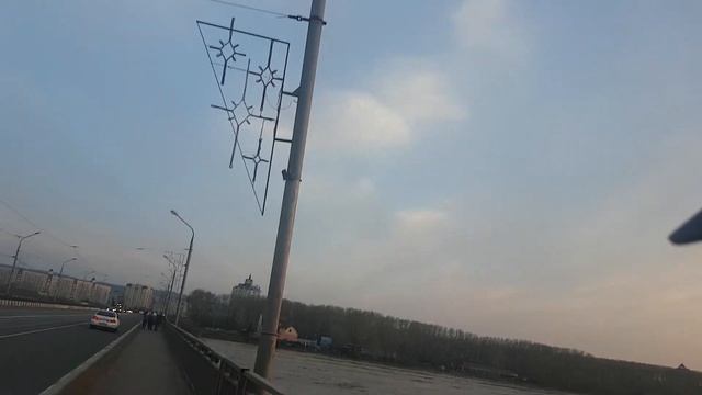 вода в реке Томь, паводок, Кузнецкий мост смотреть онлайн