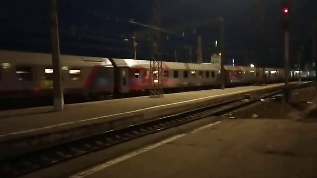 Электровоз ЭП20-001 с поездом №102 Москва - Адлер смотреть онлайн