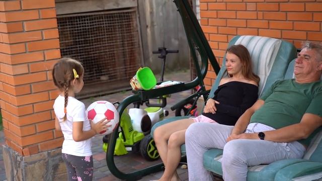 VLOG Даша съела божью коровку