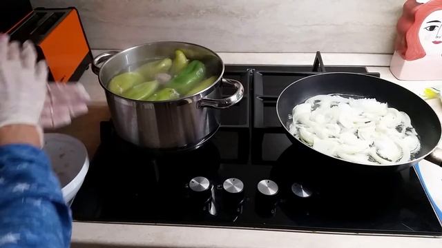 Очень вкусные фаршированные перцы. Перцы фаршированные рисом и фаршем рецепт. смотреть онлайн