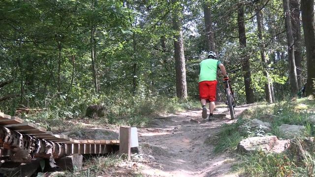 Freeride bike drop training am Schweinsbergturm in Heilbronn, gefilmt mit Canon Legria HF G50 смотреть онлайн