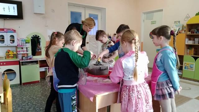 Посадка гиацинтов в старшей группе детского сада