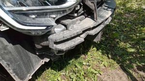 РЕНО АРКАНА .СНИМАЕМ ПЕРЕДНИЙ БАМПЕР.МЕНЯЕМ СИГНАЛЫ,СТАВИМ СЕТКИ В БАМПЕР,НАКЛАДКИ ЗАДНИХ БАРАБАНОВ