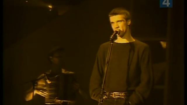 Лесоповал - Первая девочка (Хит Парад Останкино Май 1995) смотреть онлайн