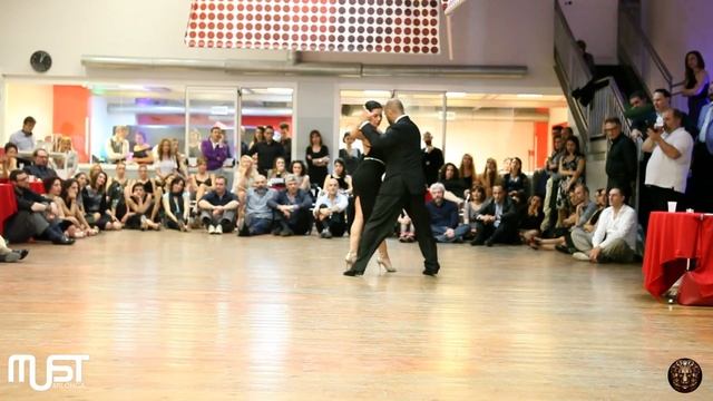 Show Francesca Del Buono Santiago Castro al MUST !!! Tango "Afiches" A.Varela - Domenica 19.5.19 смотреть онлайн