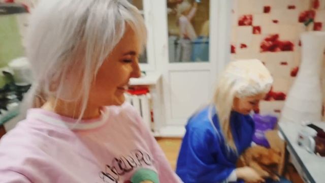 НАШИ НОВОГОДНИЕ КАНИКУЛЫ! КАК ПРОВОДИМ? КАТОК! смотреть онлайн