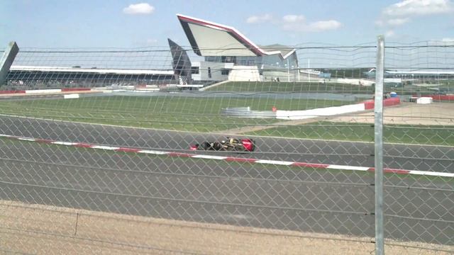 Renault F1 car: Demo at World Series by Renault 2011 (Vale) смотреть онлайн