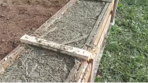 ГАРАЖ ИЗ АРБОЛИТА 6м НА 11м. ЧАСТЬ 2 УСТАНОВКА ОПАЛУБКИ.ЗАЛИВАЕМ ПЕРВЫЙ РЯД.