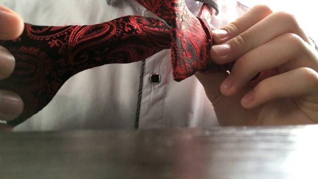 Как завязывать бабочку с Ali смотреть онлайн