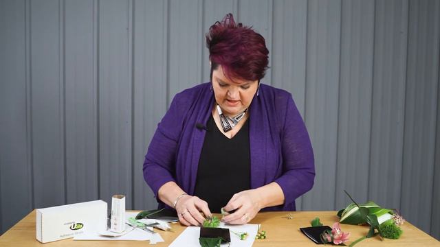 How To Create A Unique Square Pocket Boutonniere смотреть онлайн