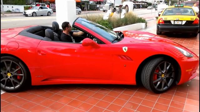 Ferrari 458 Italia Ferrari CALIFORNIA On Miami Streets