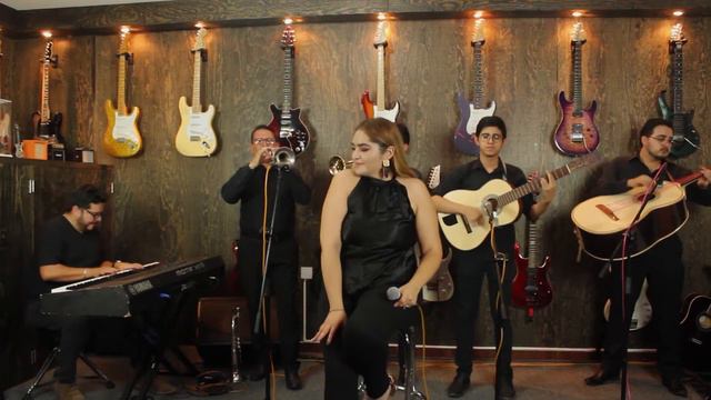 Si Una Vez- Selena/Daniela Ruby en Pierre House смотреть онлайн