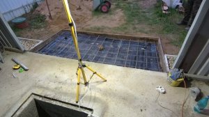 Заезд в гараж из бетона