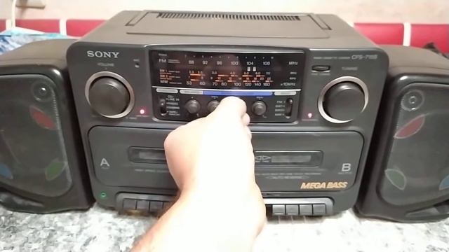 Магнитола/FM-радио Sony CFS-715S смотреть онлайн
