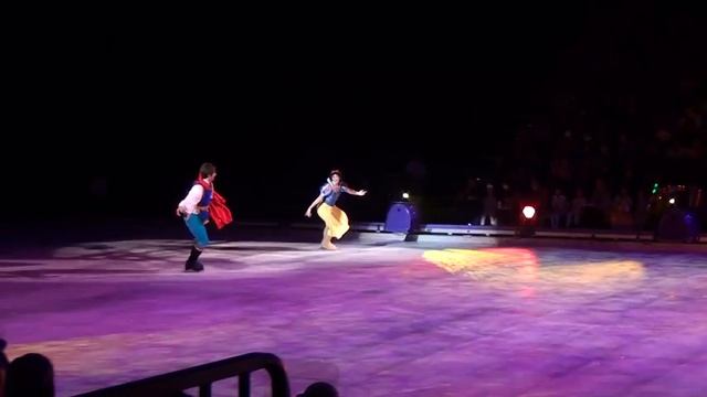 Disney on ice Palace of Auburn Hills Michigan part 1 Snow White, Cinderella. США Дісней на льоді смотреть онлайн