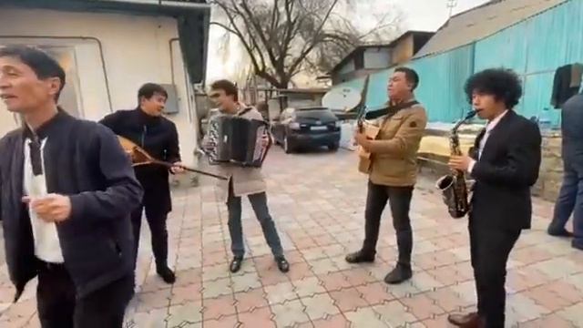 Казахские музыканты зажигают! смотреть онлайн