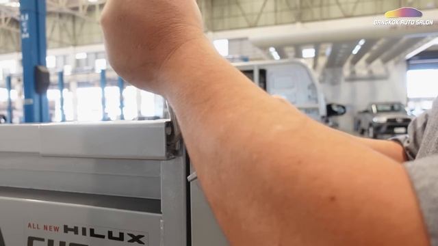 พี่ต้นลองขับแล้ว!!! Toyota Hilux Champ!!! смотреть онлайн