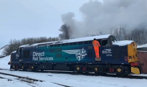 Запуск в мороз дизельного тепловоза мощностью 2950 л.с.