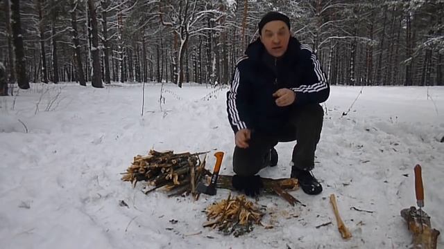 Отдых на природе зимой. Жарим сосиски на костре смотреть онлайн