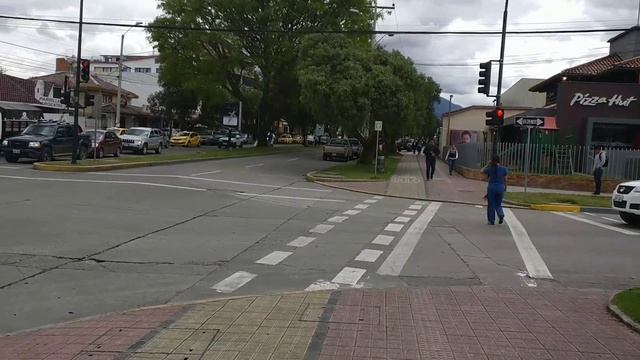 Parque de la Madre, Av de Solano, Remigio Crespo. Куэнка, Эквадор смотреть онлайн