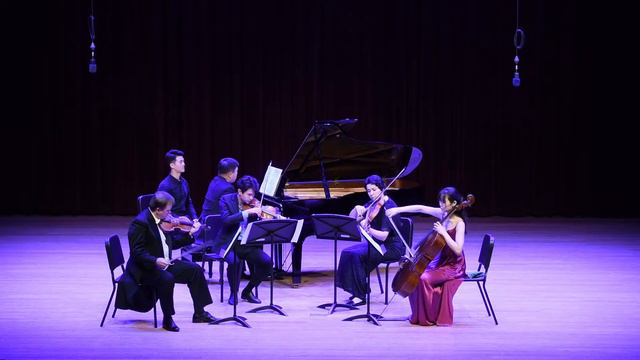 Piano Quintet in E-flat Major, Op.44, 1st Movement by Robert Schumann смотреть онлайн