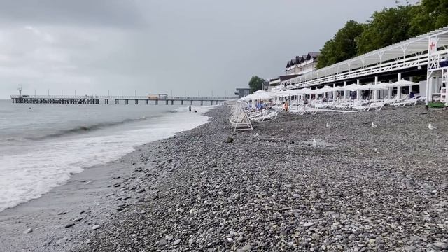 Дождик выгнал народ с пляжа! 24.07.2022. Но сейчас солнце!?ЛАЗАРЕВСКОЕ СЕГОДНЯ?СОЧИ смотреть онлайн