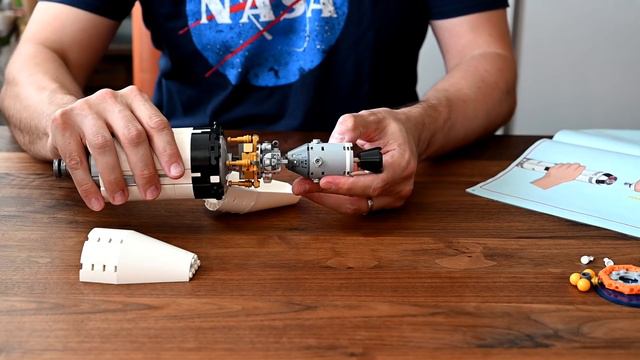 LEGO Saturn V AND Apollo Lunar Lander - Build Timelapse and Review - 21309 & 10266 смотреть онлайн