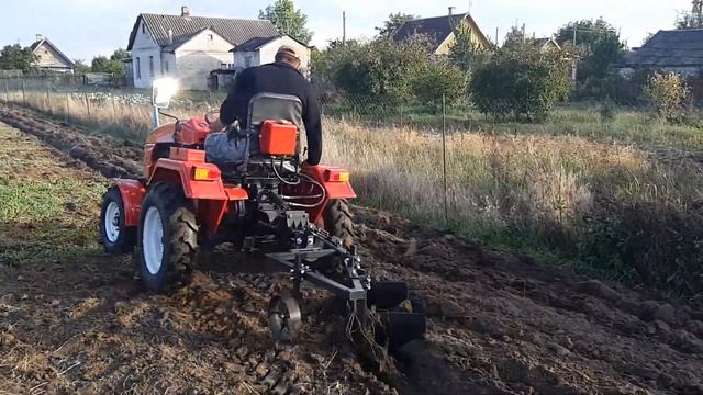 Похота минитрактором Rossel XT-184D смотреть онлайн