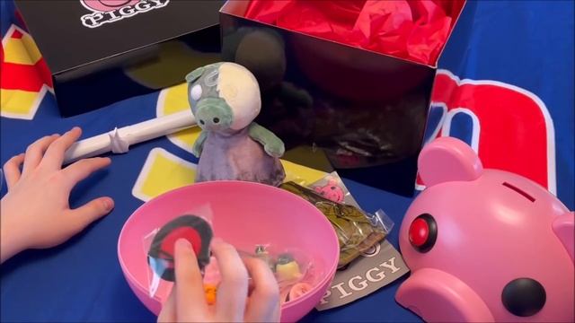 MINITOON SENT ME A PIGGY CARE PACKAGE!! UNBOXING ROBLOX PIGGY TOYS!! смотреть онлайн