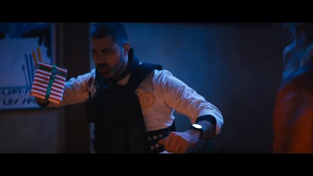 Дэвид Харбор в экшене Жестокая ночь