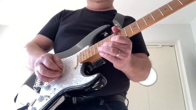 Testing out my new David Gilmour Stratocaster смотреть онлайн