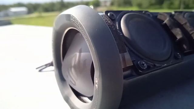 JBL Flip Essential LFM bass test 80% volume (warpy) смотреть онлайн