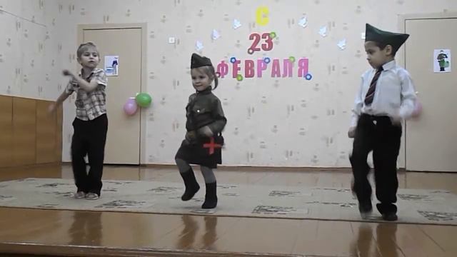 У СОЛДАТА ВЫХОДНОЙ танец в дет. саду 2016г смотреть онлайн
