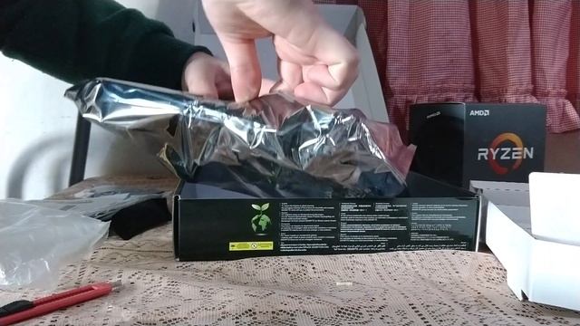 Unboxing Ryzen 5 1600, placa mãe GA-AB350M-DS3H V2, memória Ballistix Sport LT 2400mhz смотреть онлайн