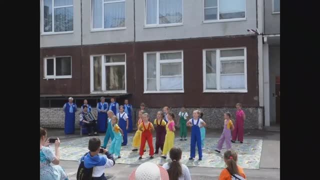 Каменногорск. День России 12.06.2021 танцует "Огниво" смотреть онлайн