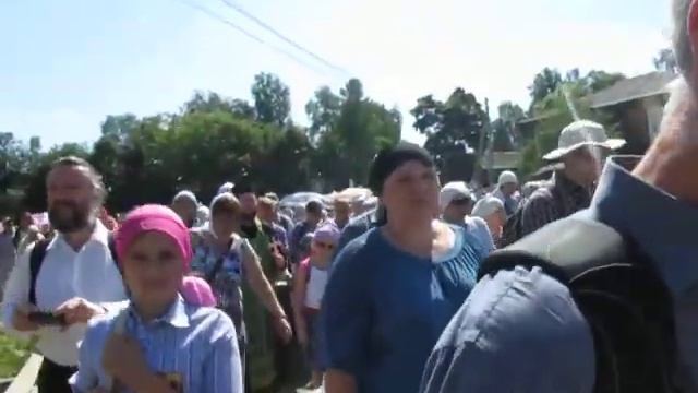Крестный ход из Покровского Хотькова монастыря в Сергиев Посад. смотреть онлайн