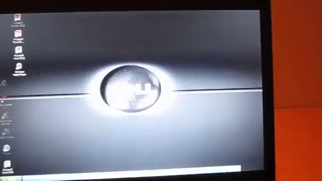 2007 Dell Vostro 1500 running Windows XP Professional смотреть онлайн