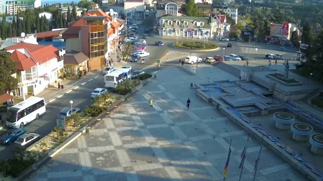 Вебкамера "Площадь Советская". Запись 25.04.2018 18:00:04 смотреть онлайн