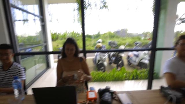 I OPENED MY BALI HOTEL in ONLY 30 days! (Lost Creator House) смотреть онлайн