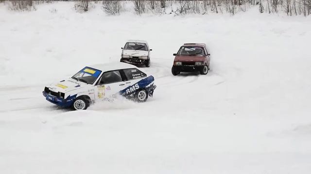 Зимние автогонки " Снежная карусель 2017 г.Березники класс " Контакт" смотреть онлайн