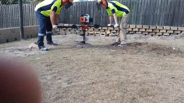 Easy Hire Tools - Stihl BT360 2 person post hole auger with 250mm auger смотреть онлайн